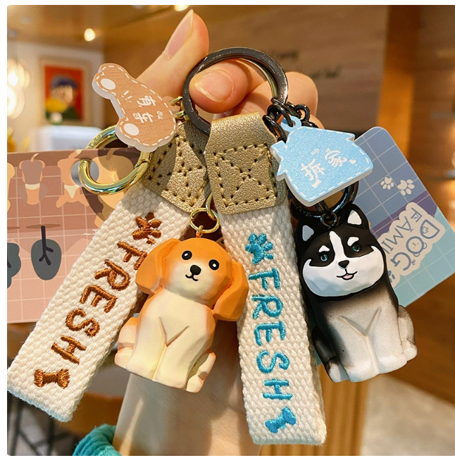 Dog Family – Wood-Carved Look Resin Keychains | 4 Styles