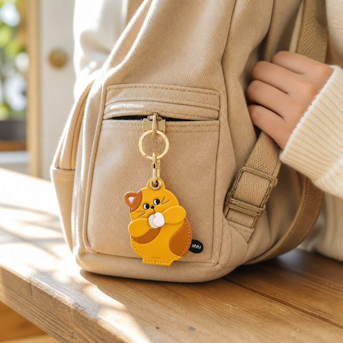 FluffyHunt Leather Cat Keychain – Access Card & AirTag Holder